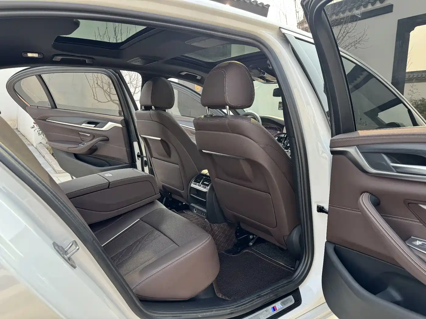 BMW 5 Series 2022 530Li Leading M Sport Package фото 9