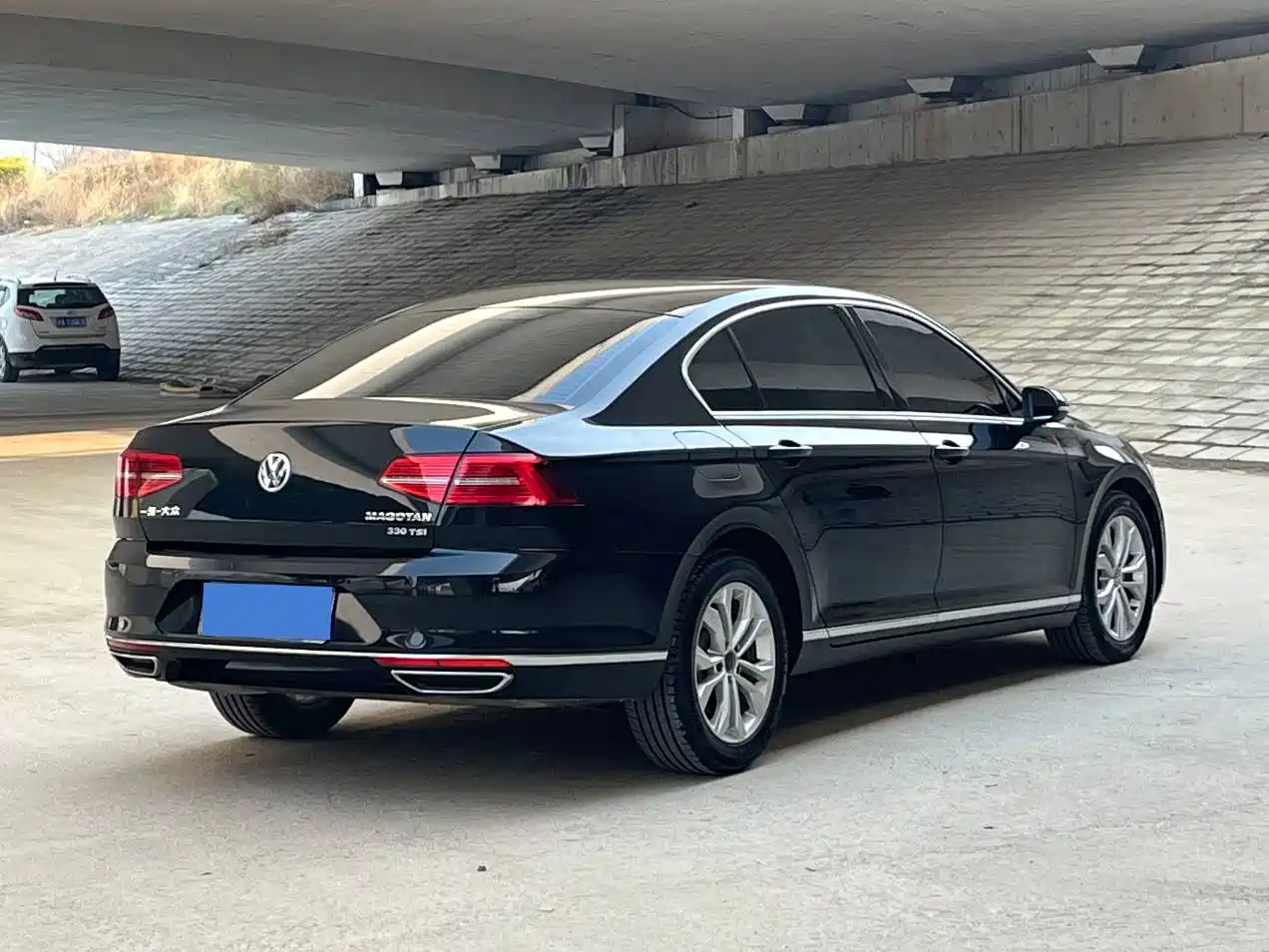 Volkswagen Magotan 2018 Facelift 330TSI DSG Luxury фото 5
