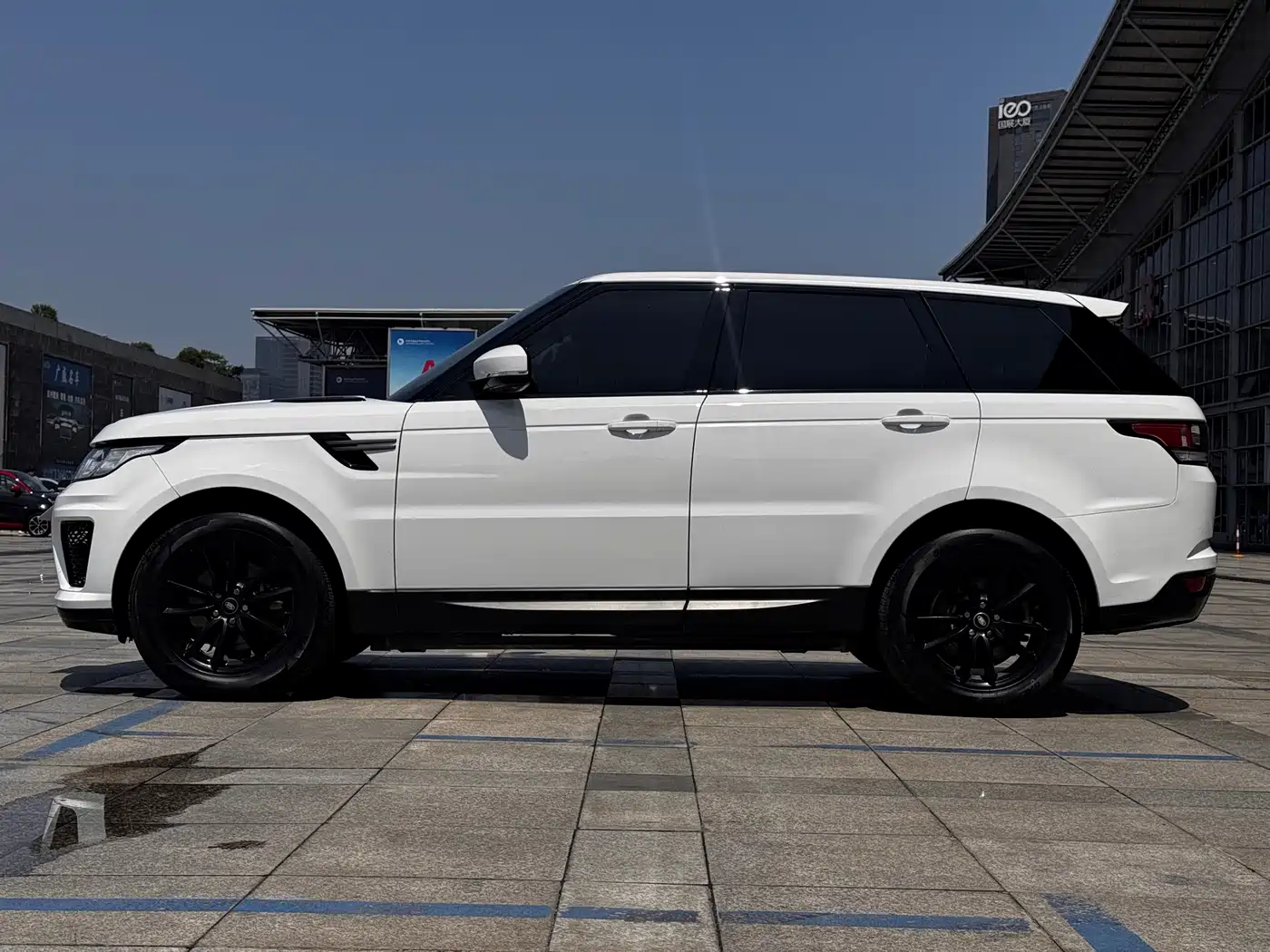 Land Rover Range Rover Sport 2016 Model 2.0 GTDi HSE фото 8