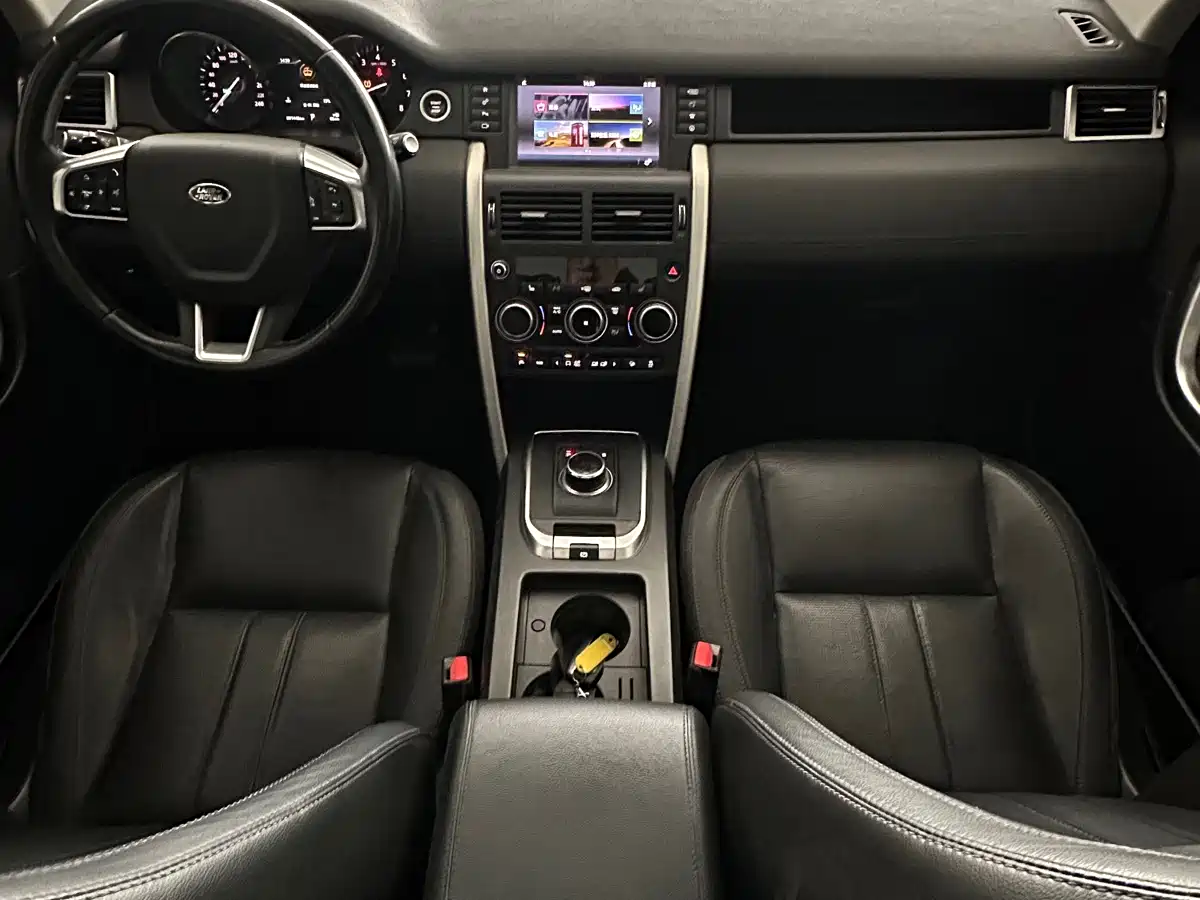Land Rover Discovery Sport 2017 2.0T HSE фото 9
