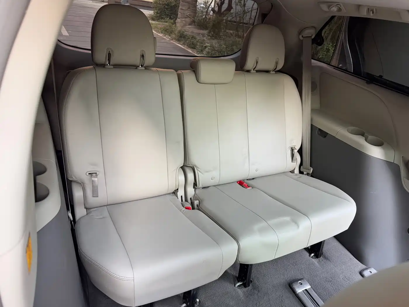 Toyota Sienna 2011 2011 3.5L 4WD Automatic