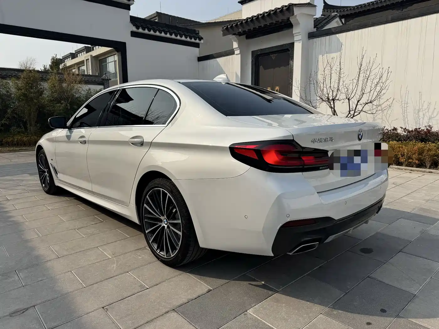 BMW 5 Series 2022 530Li Leading M Sport Package фото 15