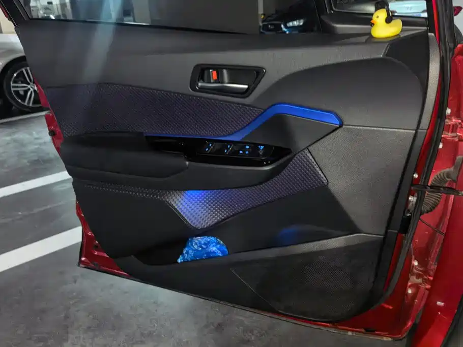 Photo 7 - Toyota C-HR