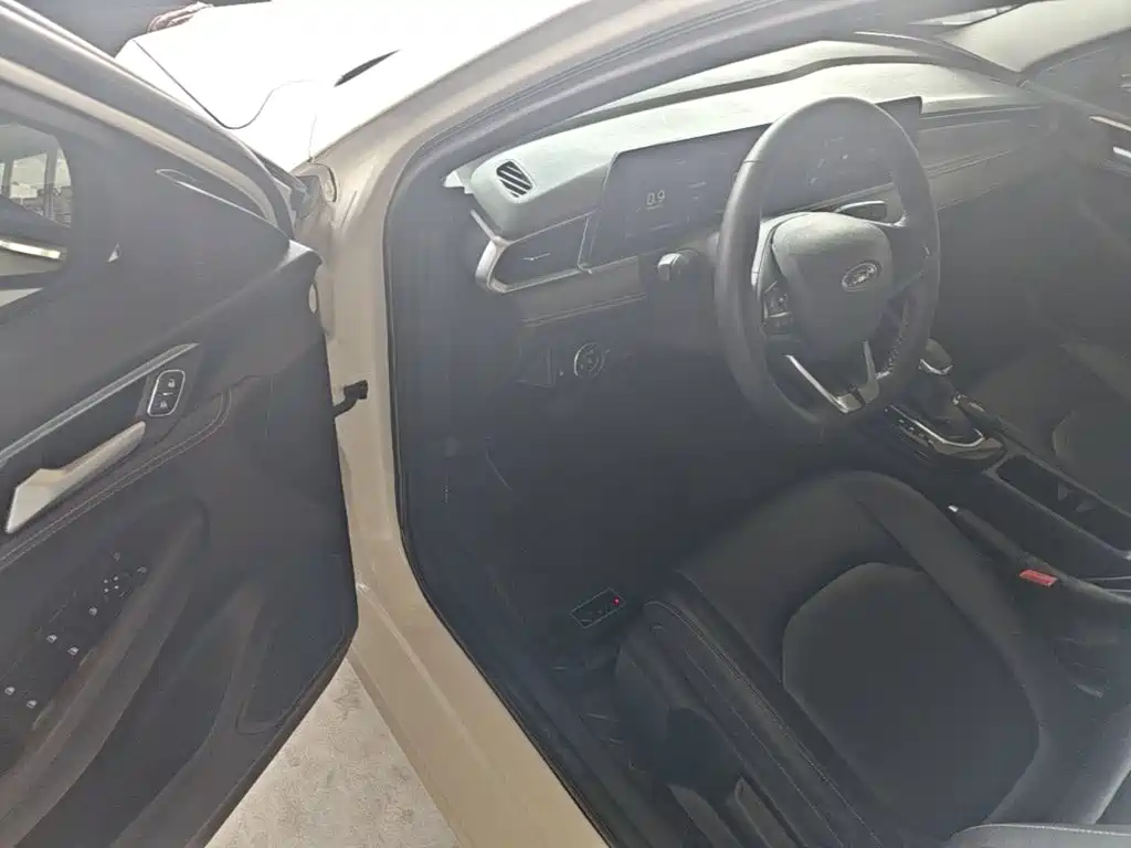 Ford Escort 2022 2021 1.5L Automatic Diamond Edition