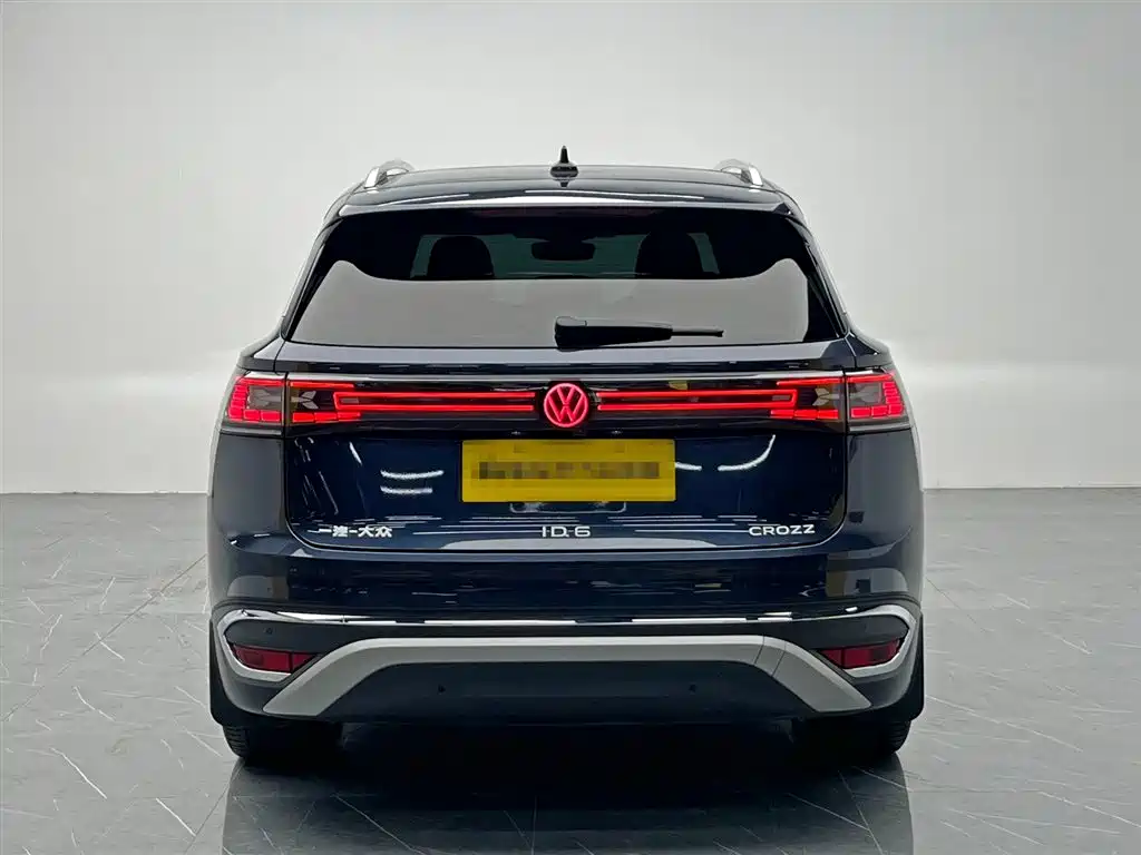 VOLKSWAGEN ID.6 CROZZ