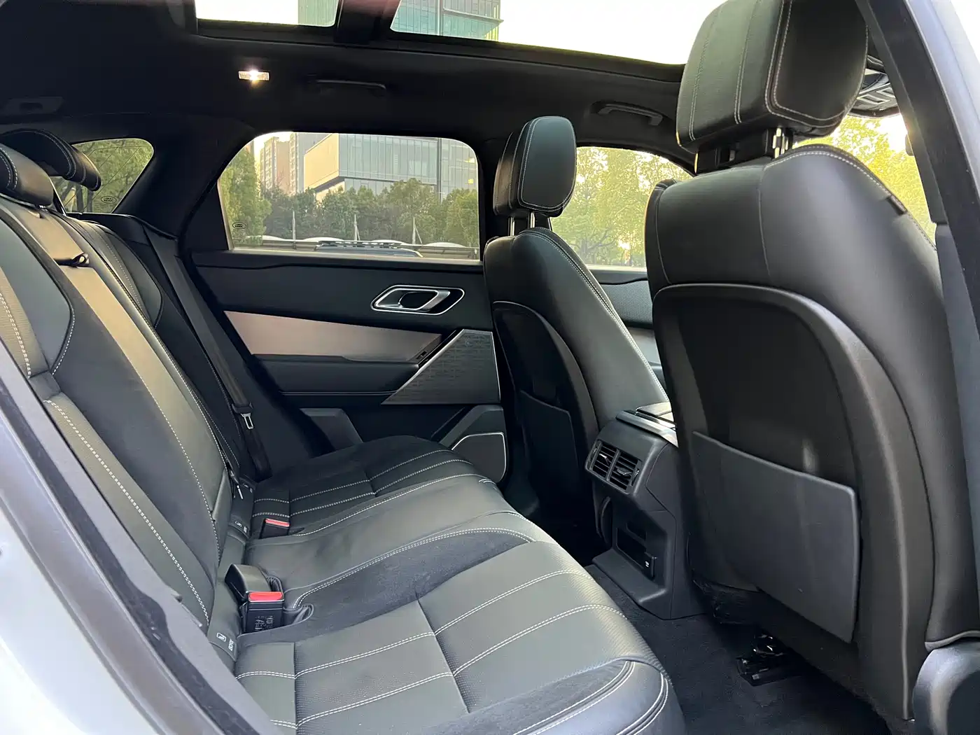 Land Rover Range Rover Velar 2020 P380 R-DYNAMIC SE фото 16