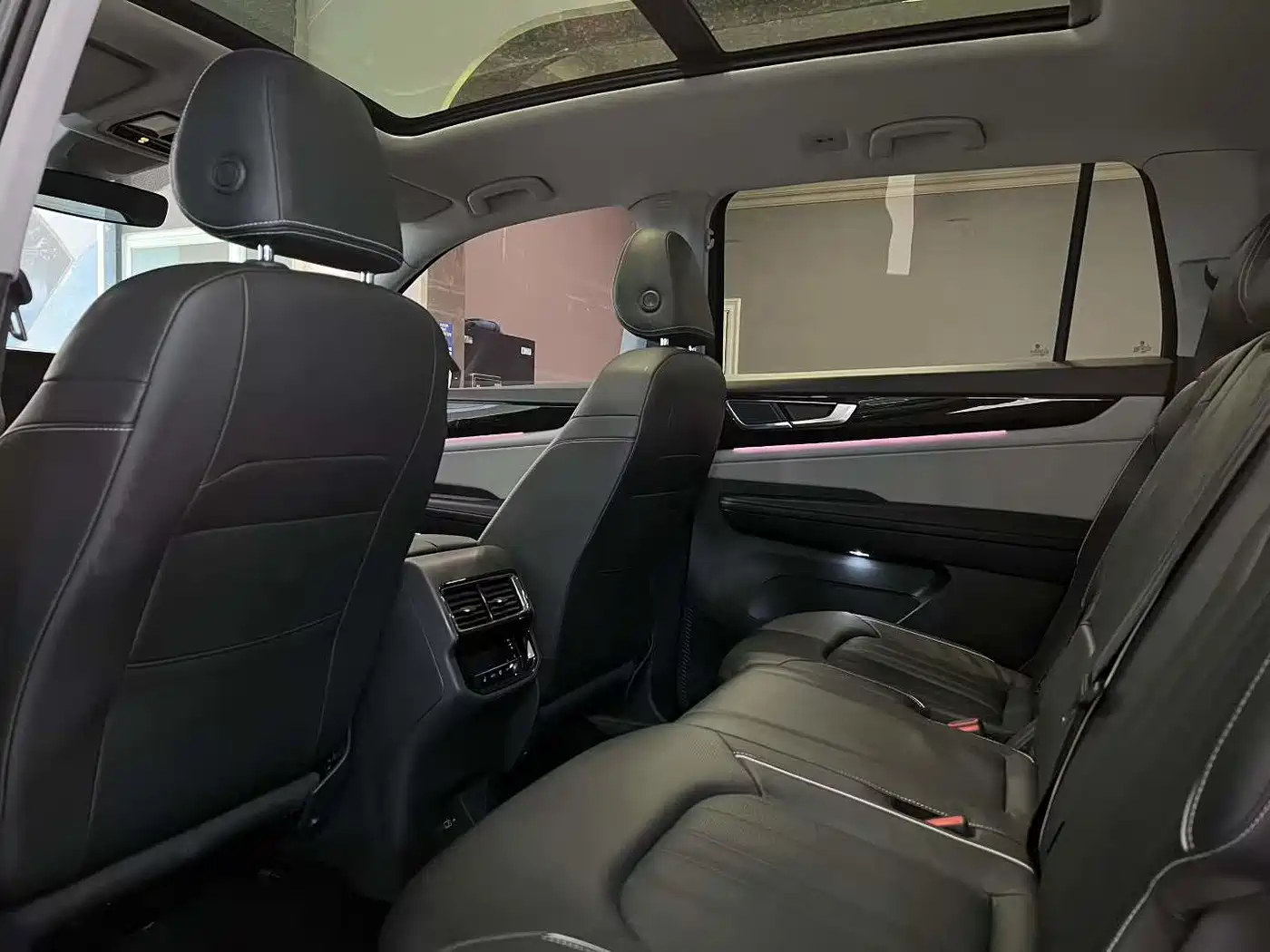 Volkswagen Teramont 2023 380TSI AWD Premium Luxury Edition фото 6