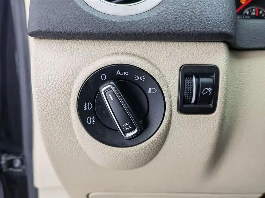 Volkswagen Tiguan 2013 2.0TSI Automatic AWD Flagship Edition фото 21