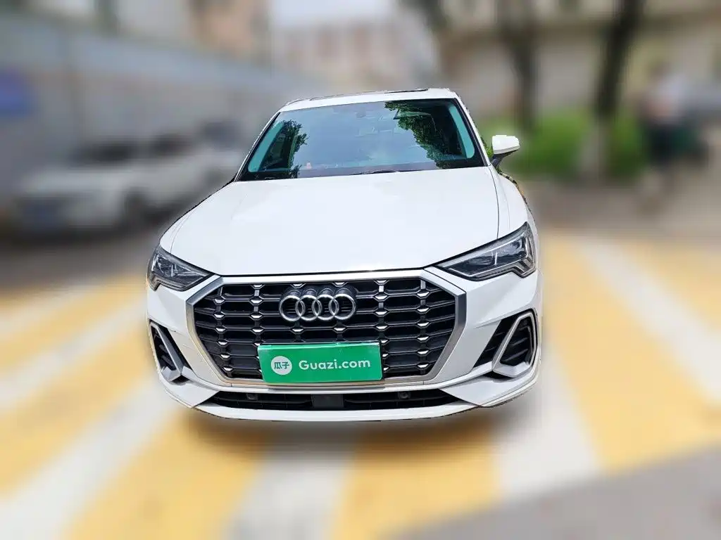 Audi Q3 2024 2023 35 TFSI Fashion Dynamic Model (1.5T)
