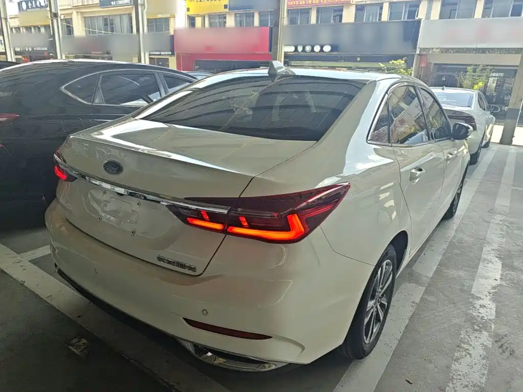 Ford Escort 2022 2021 1.5L Automatic Diamond Edition