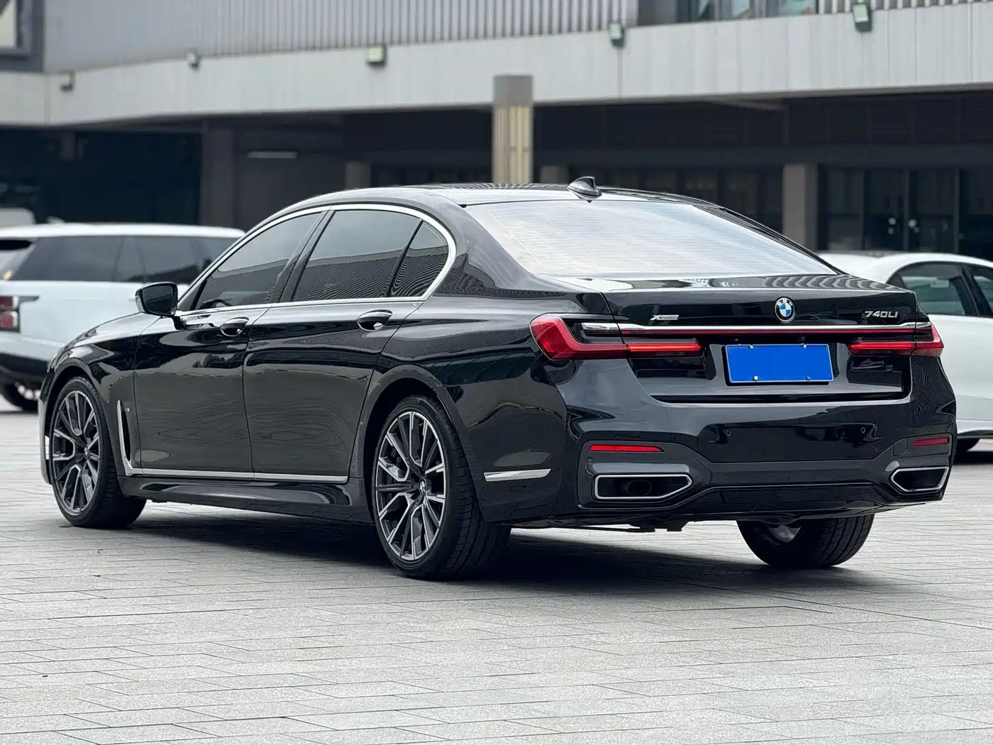 BMW 7 Series 2019 740Li Leading M Sport Package фото 16