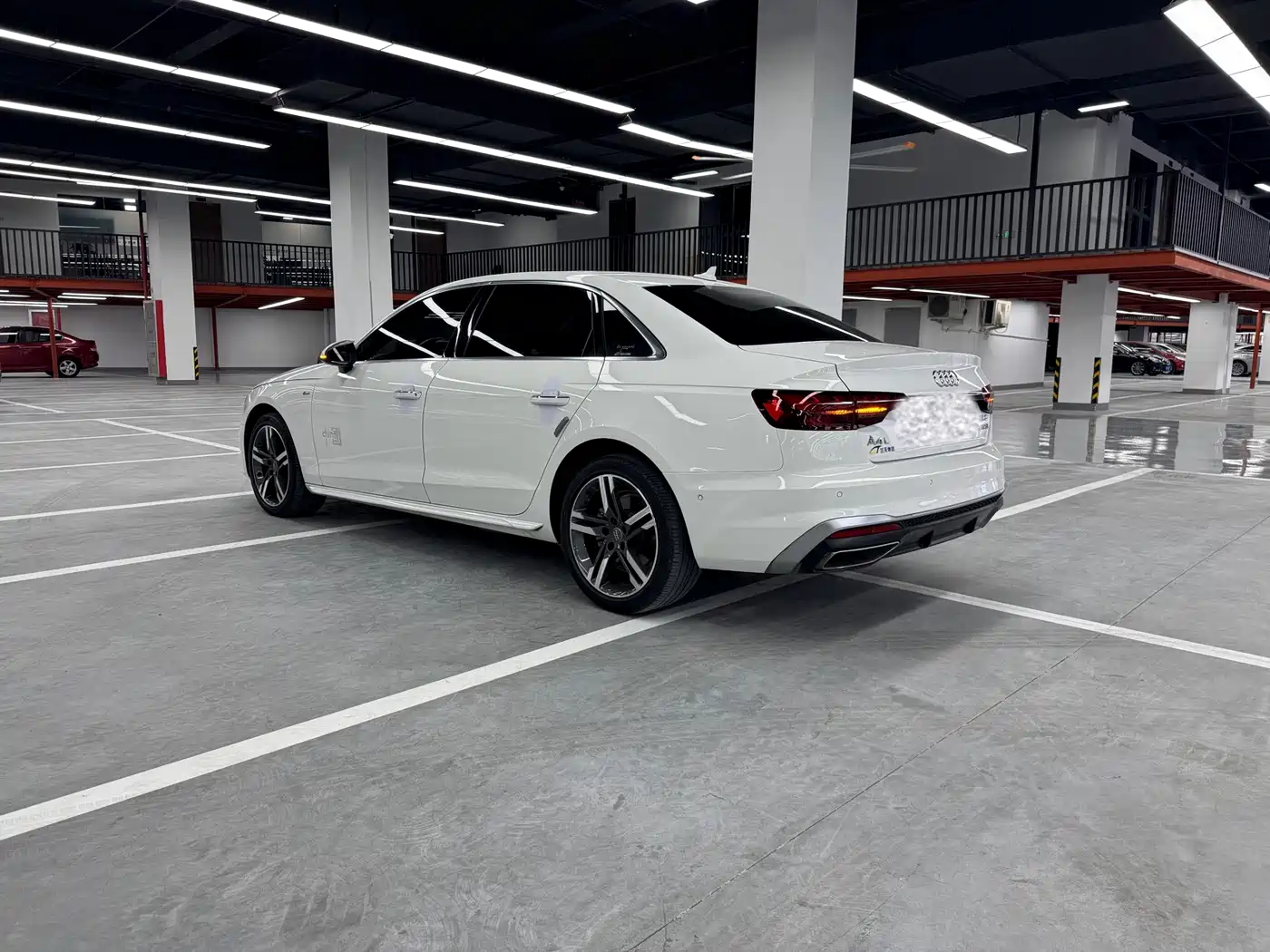 Фото 14 - Audi A4L