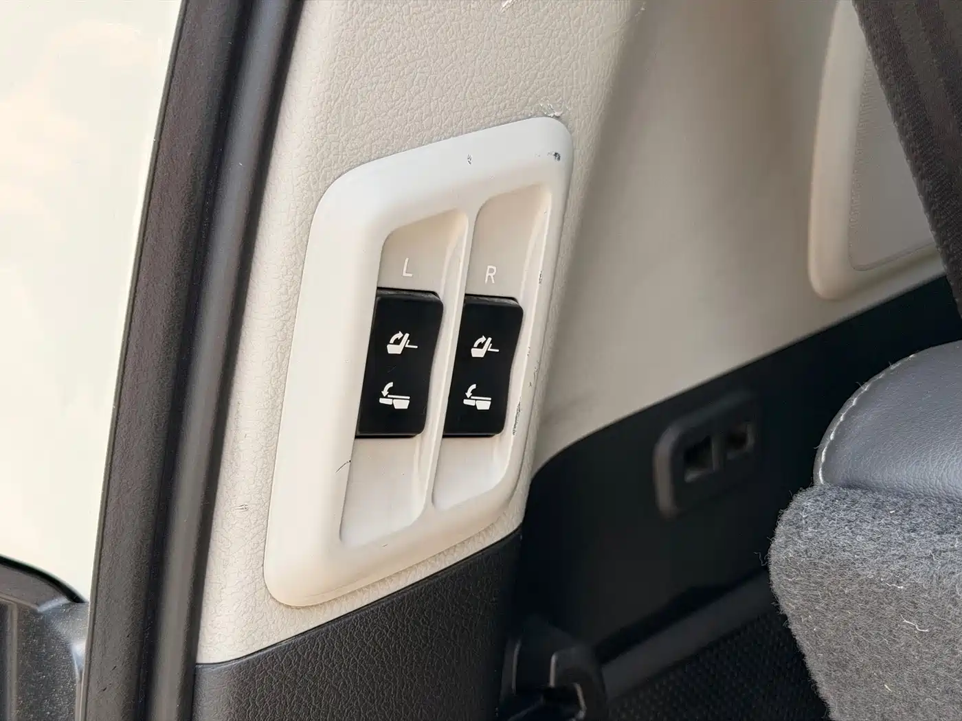 Toyota Prado 2016 3.5L Auto VX NAVI фото 12