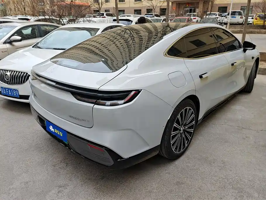 GEELY GALAXY GALAXY SPARKLE 8