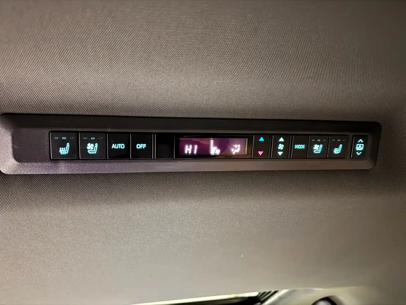Toyota Granvia 2023 2.5L Hybrid Prestige PLUS Edition фото 12
