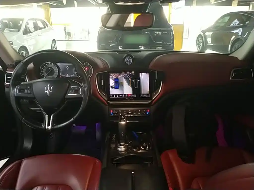 Photo 10 - Maserati Ghibli