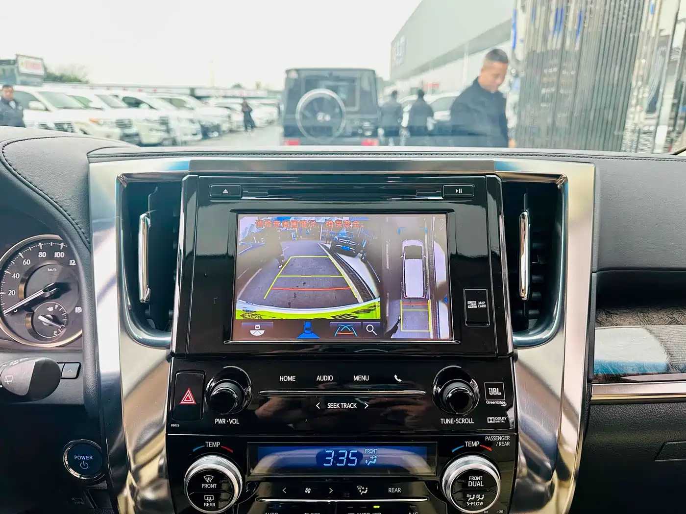 Toyota Alphard 2019 Hybrid 2.5L Premium Edition фото 12