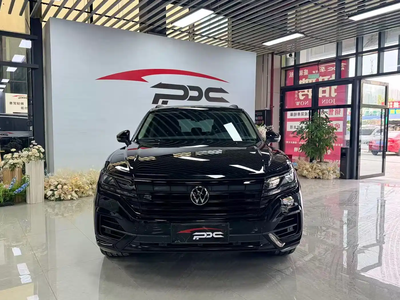 Volkswagen Touareg 2023 2023 3.0TSI R-Line Black Sports Package
