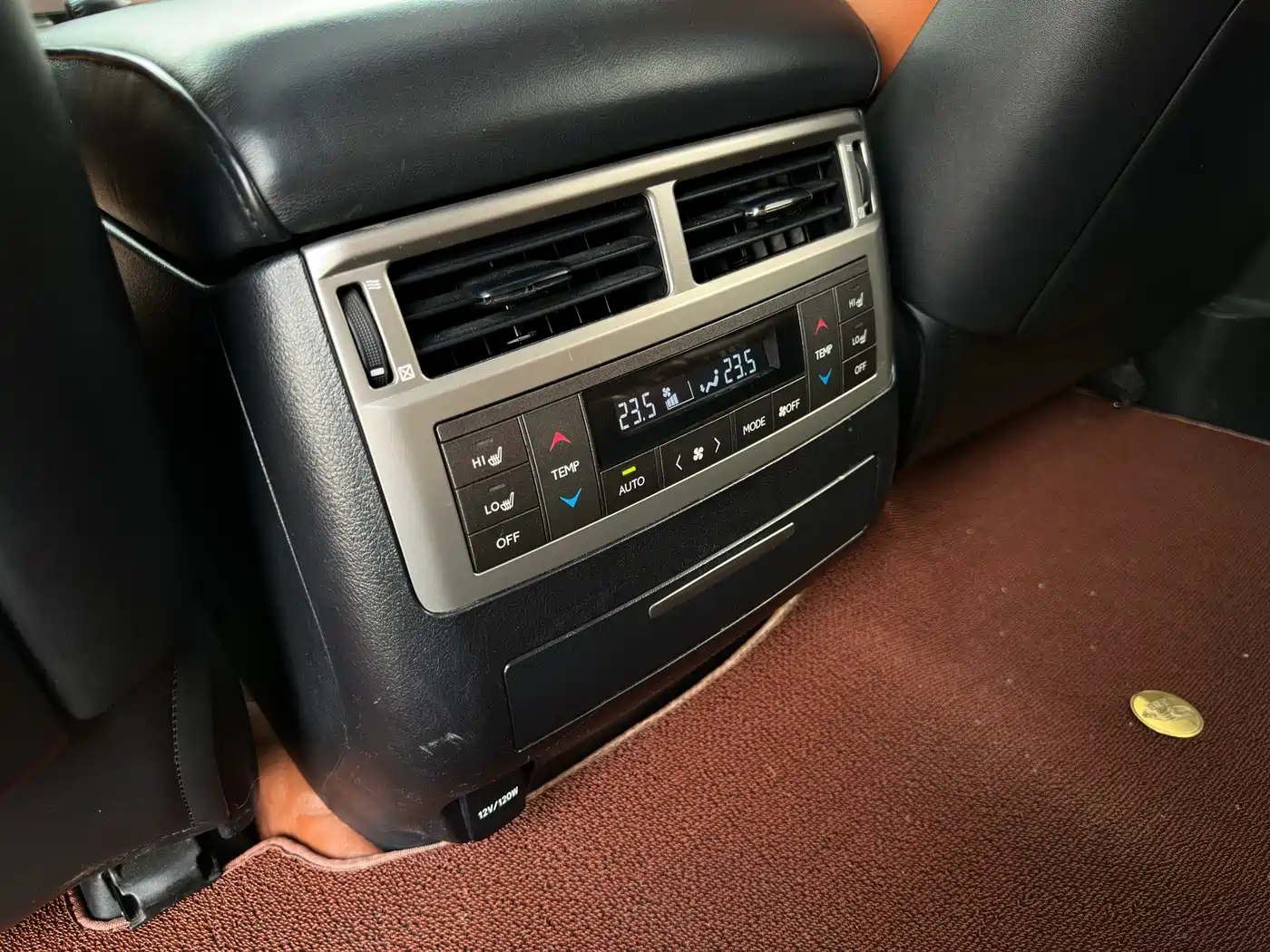 Lexus LX 2013 570 фото 15