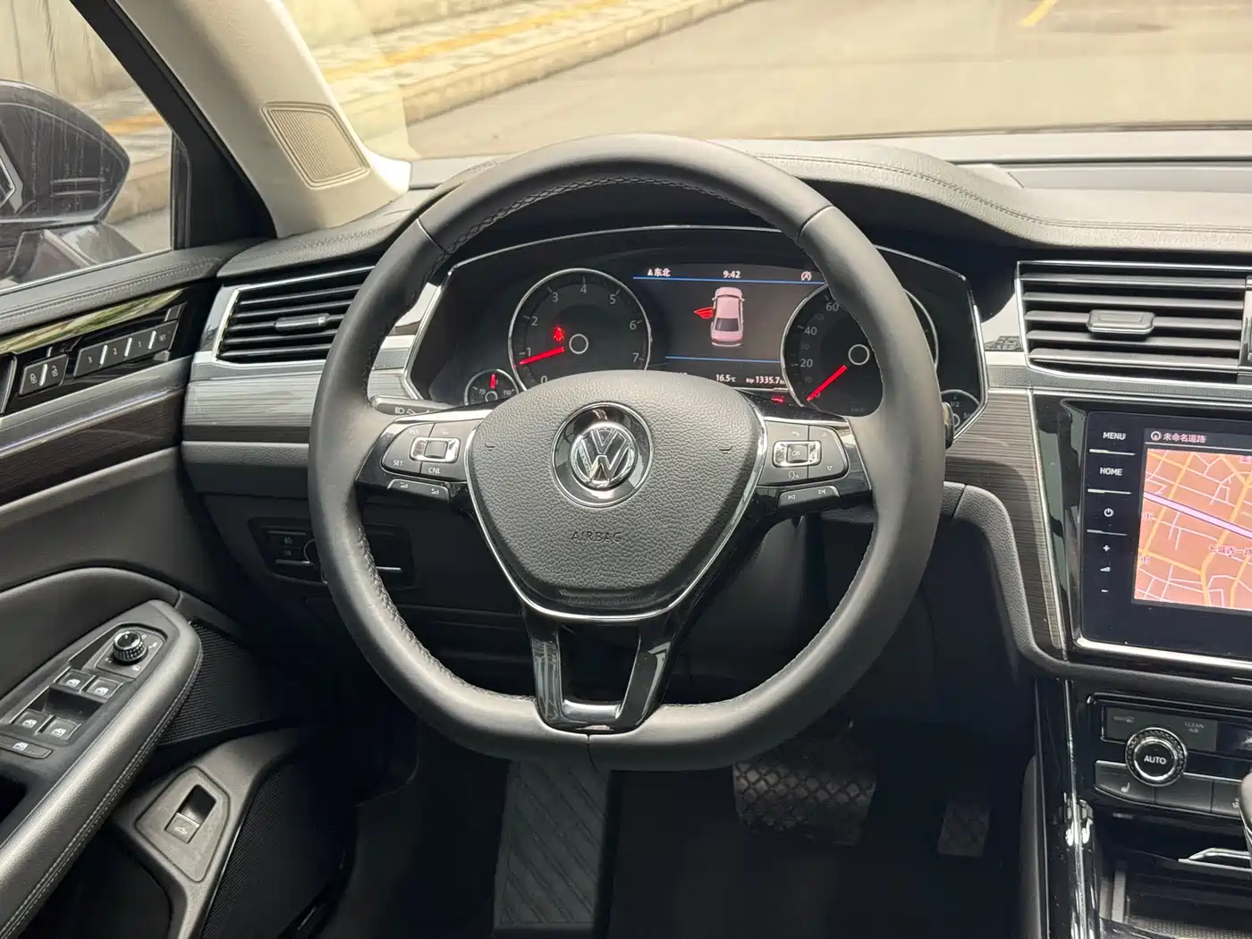 Volkswagen Phideon 2018 Facelift 380TSI FWD Business фото 18