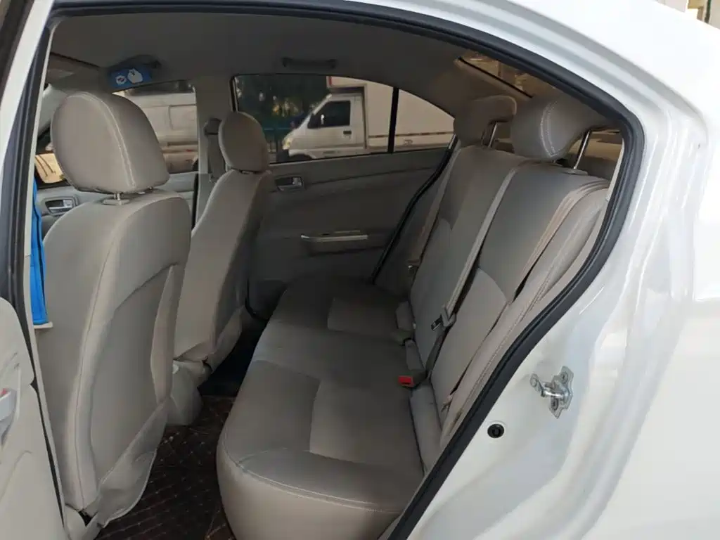 Changan Yuexiang V3 2018 2015 1.4L Manual Cozy (China V)