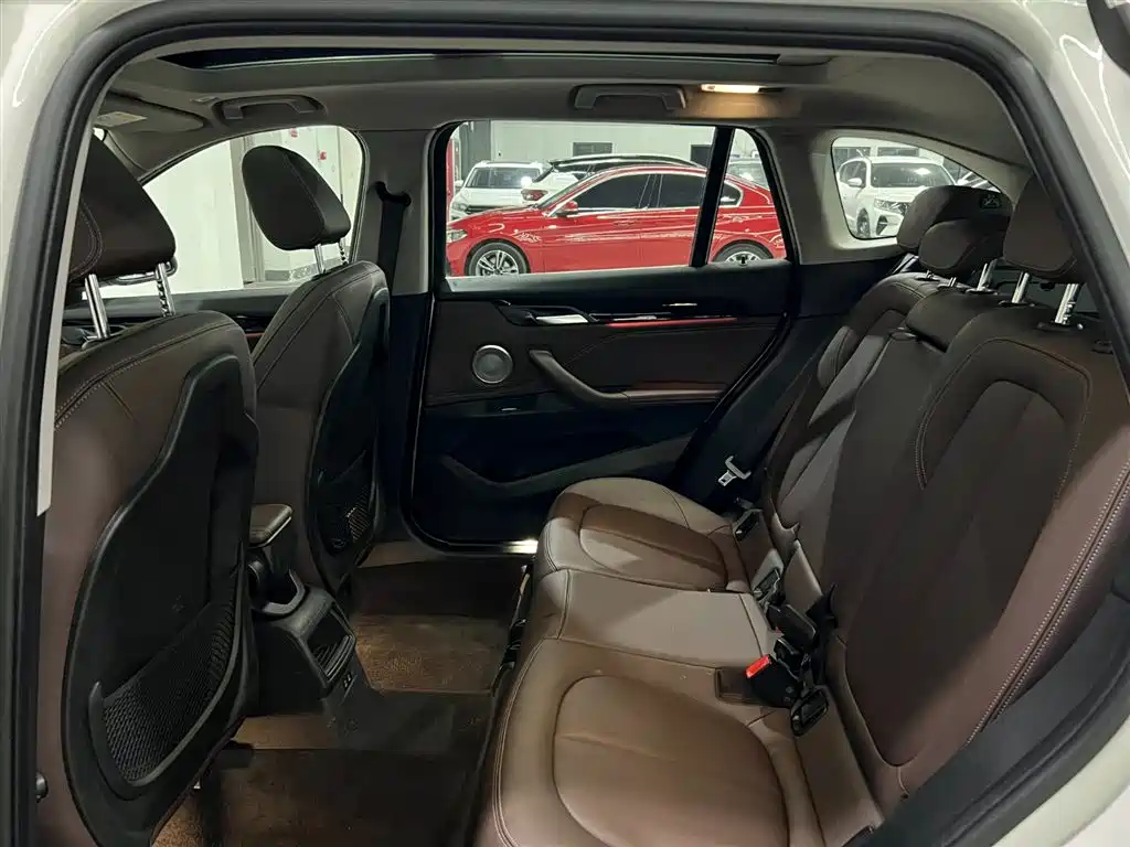 BMW X1 2022 sDrive20Li Fashion фото 12