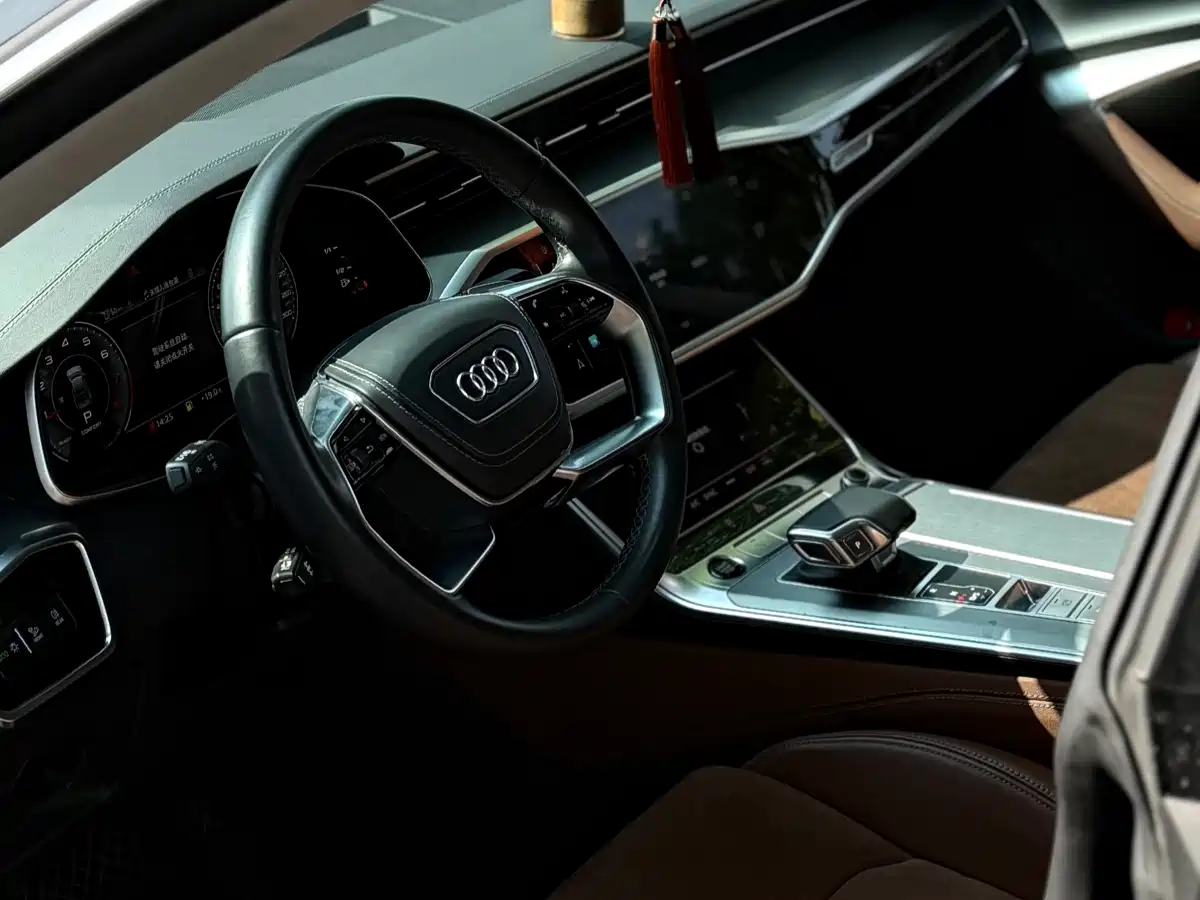 Audi A7L 2024 45 TFSI Luxury фото 11