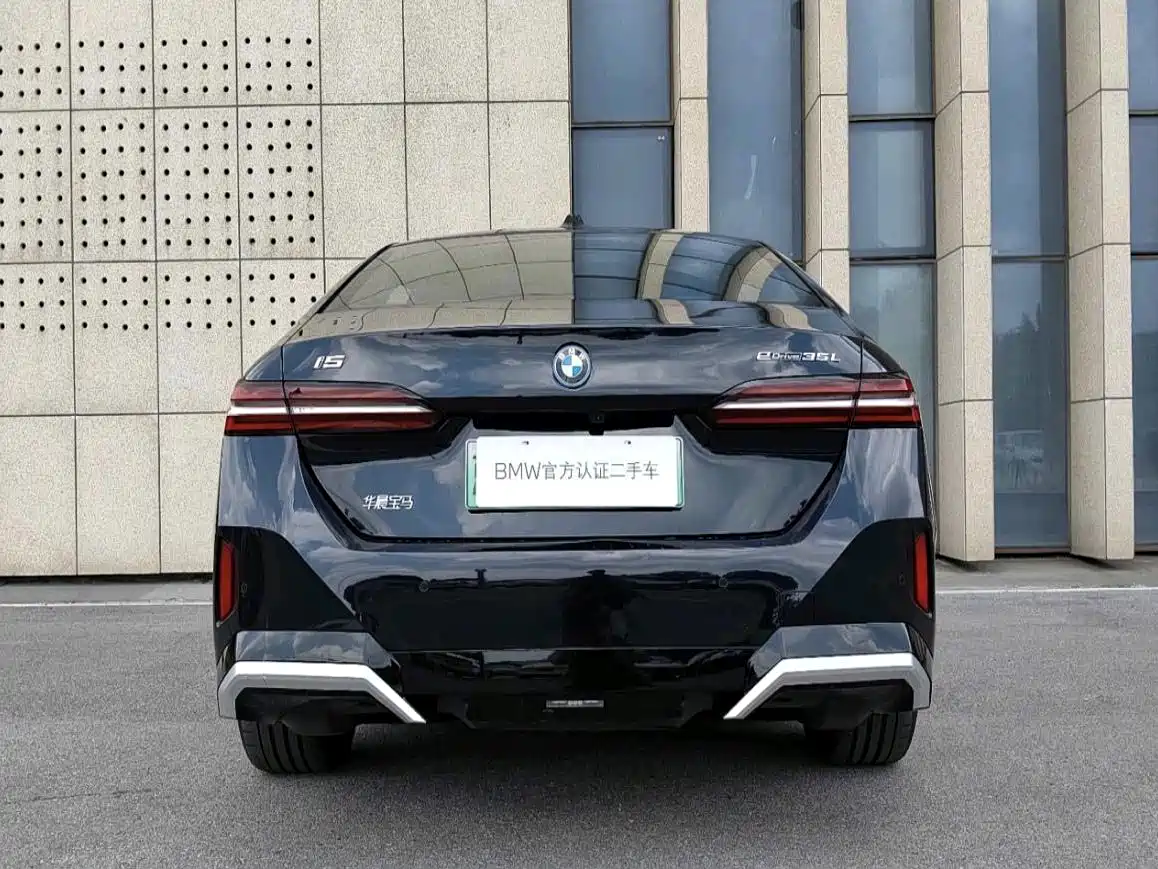 BMW i5 2024 2024 eDrive 35L Premium Model M Sport Package