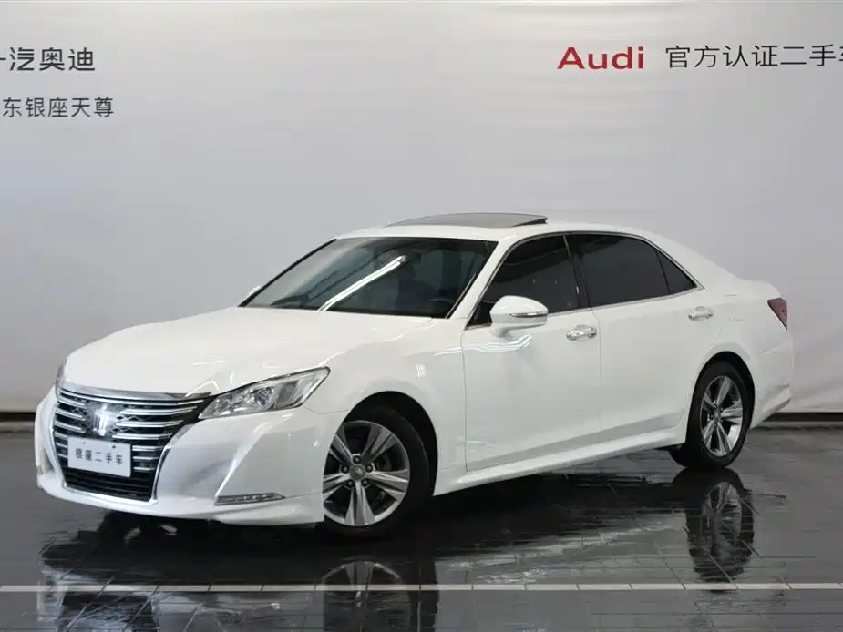 Toyota Crown 2015 2.0T Fashion