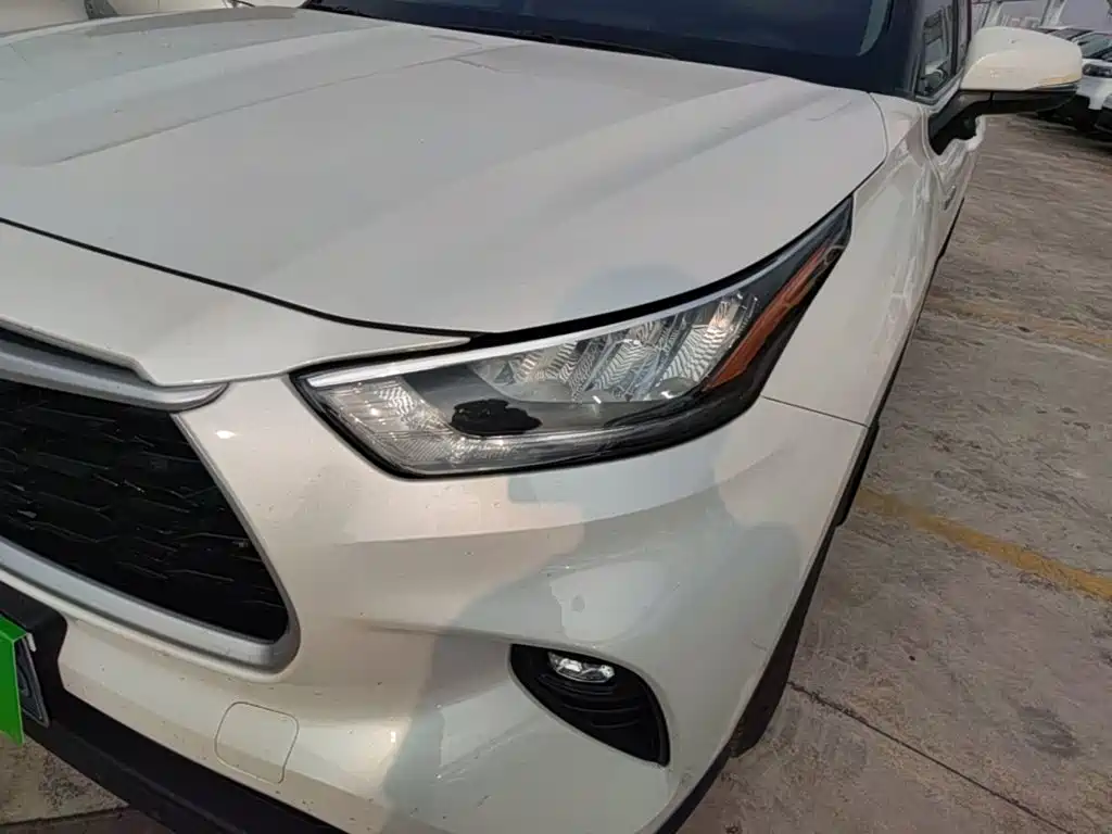 Photo 24 - Toyota Highlander