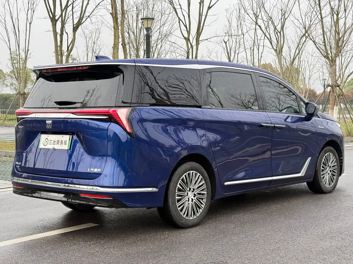 BUICK GL8 NEW ENERGY