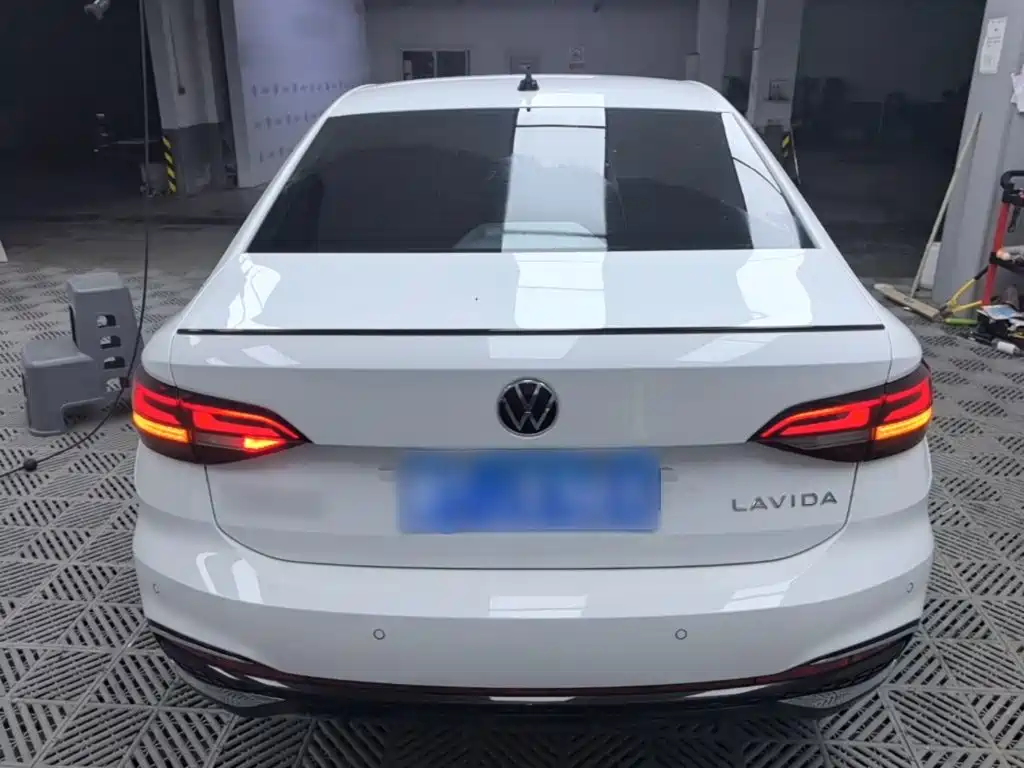 Фото 6 - Volkswagen Lavida