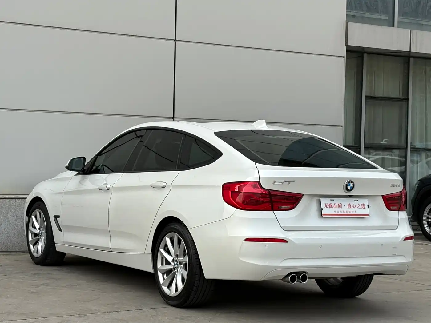 BMW 3 Series GT 2018 320i Fashion фото 6