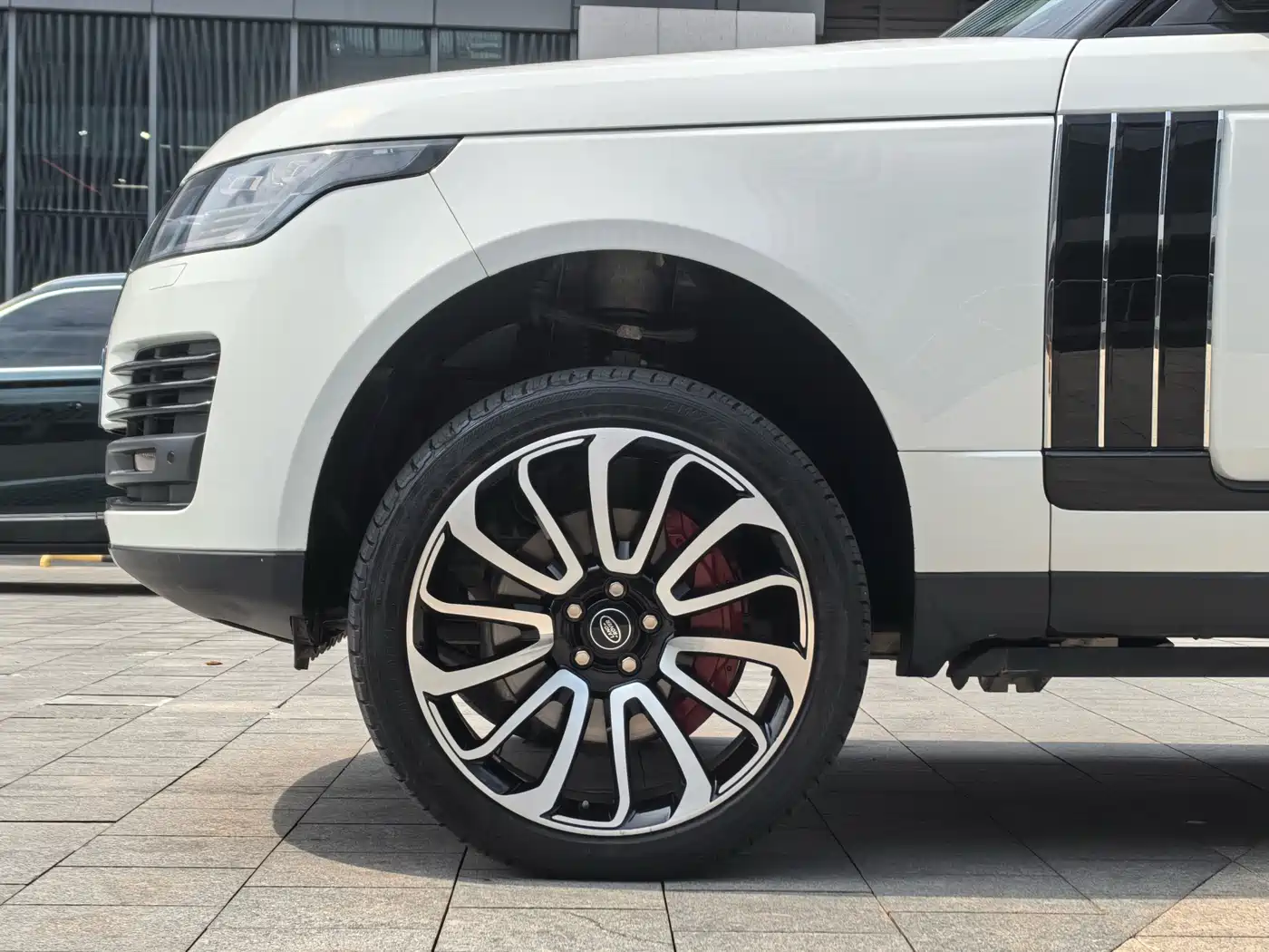 Land Rover Range Rover 2019 3.0 SCV6 Heritage Edition фото 5