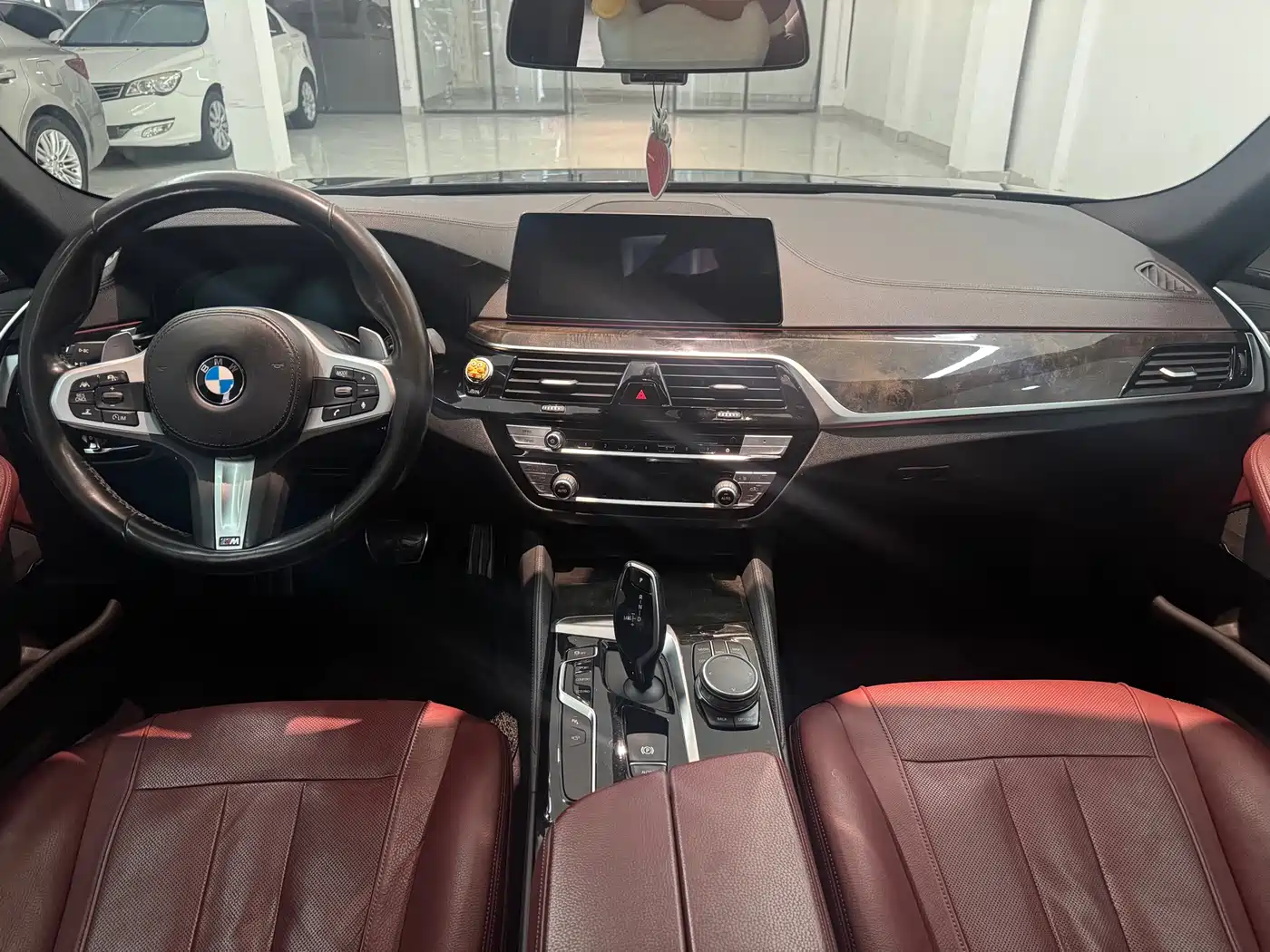 BMW 5 Series 2019 530Li Premium M Sport Package фото 5