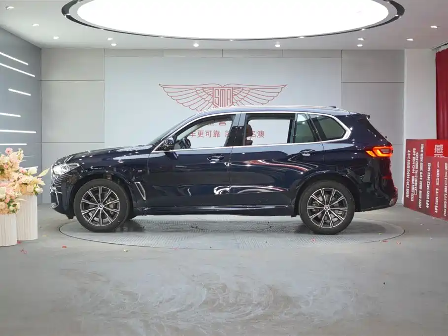 BMW X5 2022 xDrive 30Li Premium M Sport Package фото 2