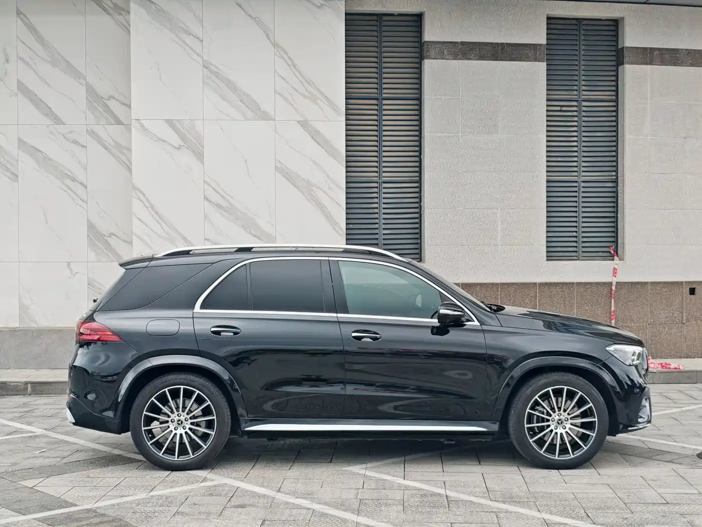 Mercedes-Benz GLE 2024 GLE 450 4MATIC Luxury фото 25