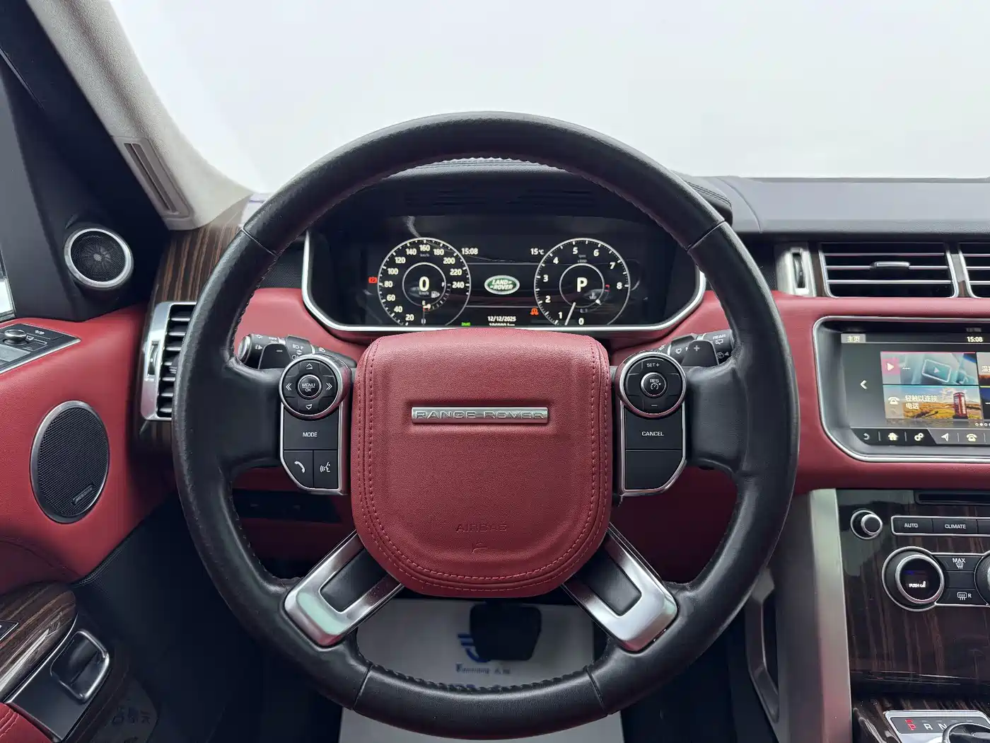 Land Rover Range Rover 2017 3.0 SC V6 Golden Age Edition фото 16