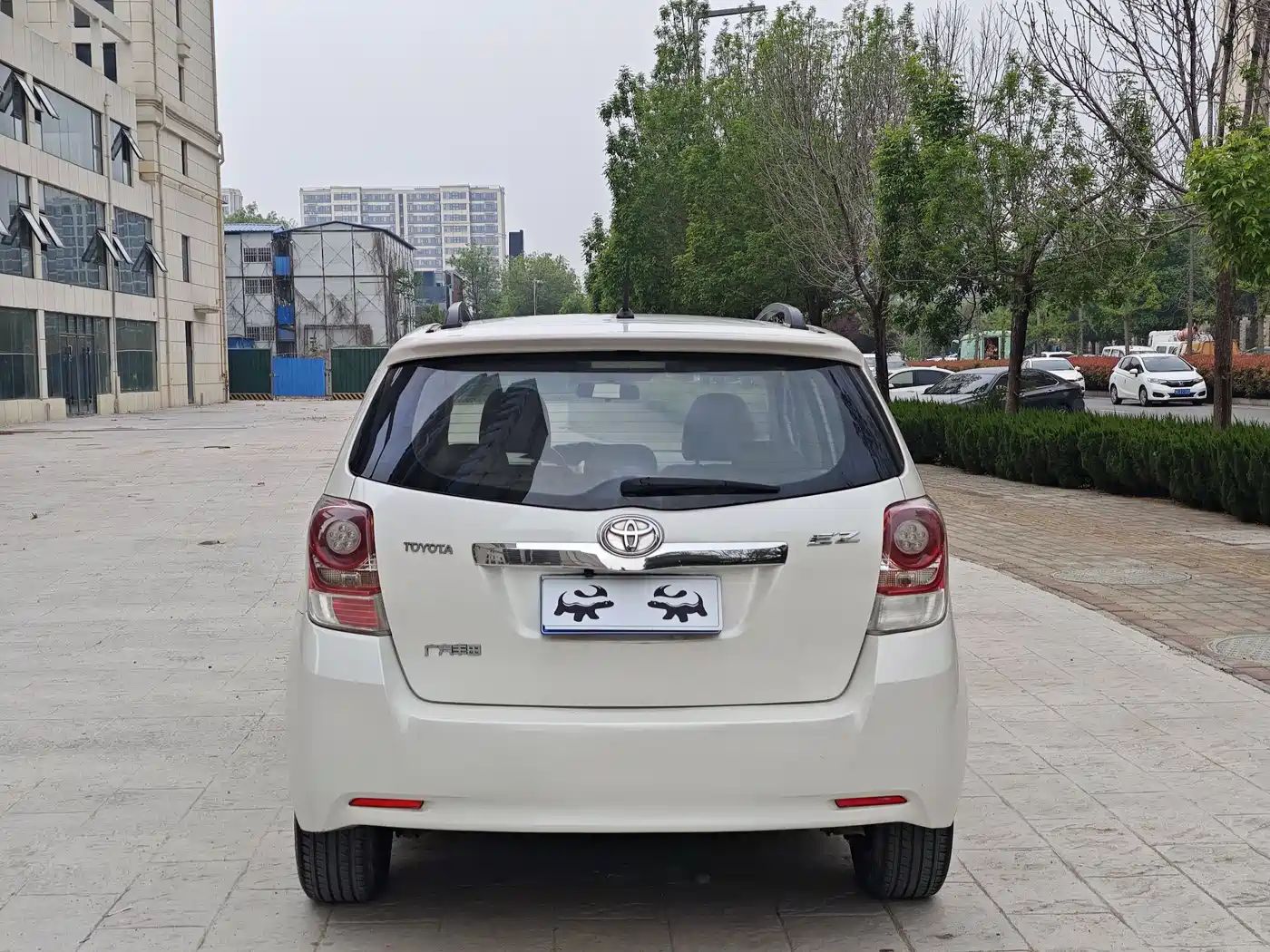 Toyota E'Z 2014 Xingyao 180E CVT Elite фото 6