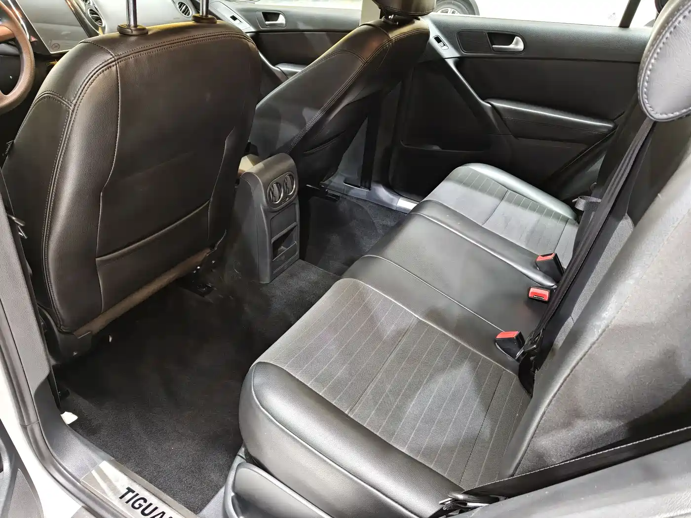 Volkswagen Tiguan 2015 1.8TSI Automatic 2WD Trendline фото 5