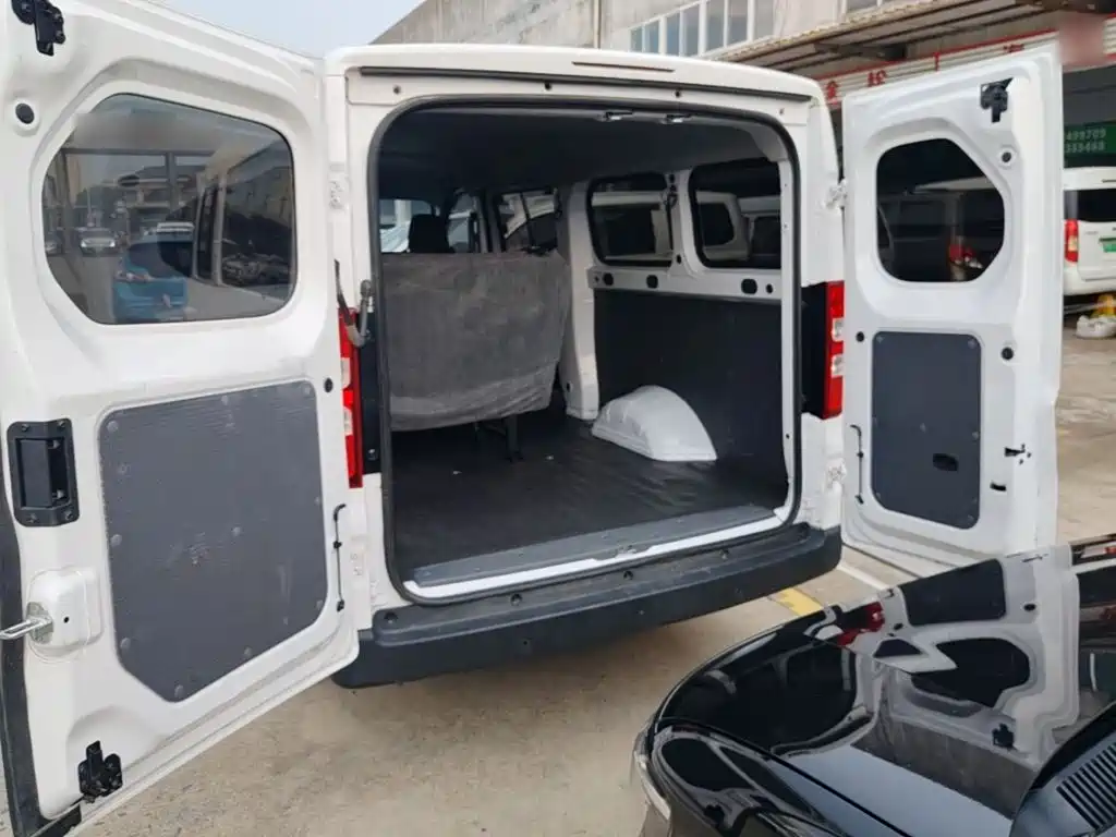 Wuling Motors Wuling Yangguang 2025 2024 300KM Comfort Bus Version 75kW