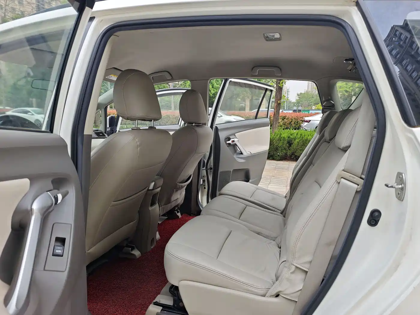 Toyota E'Z 2014 Xingyao 180E CVT Elite фото 9