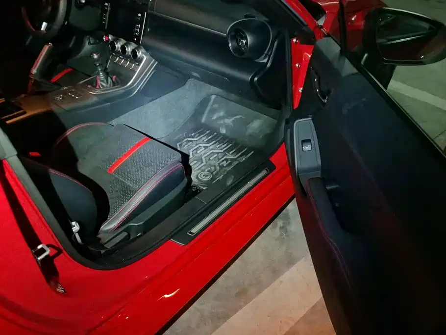 Фото 8 - Subaru BRZ