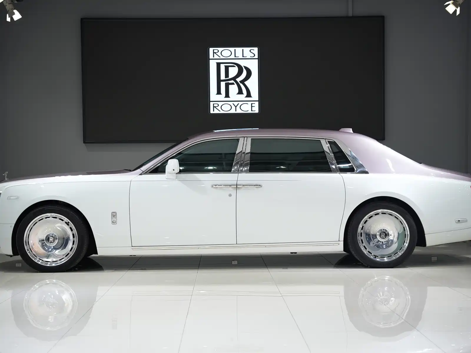 Фото 3 - Rolls-Royce Phantom