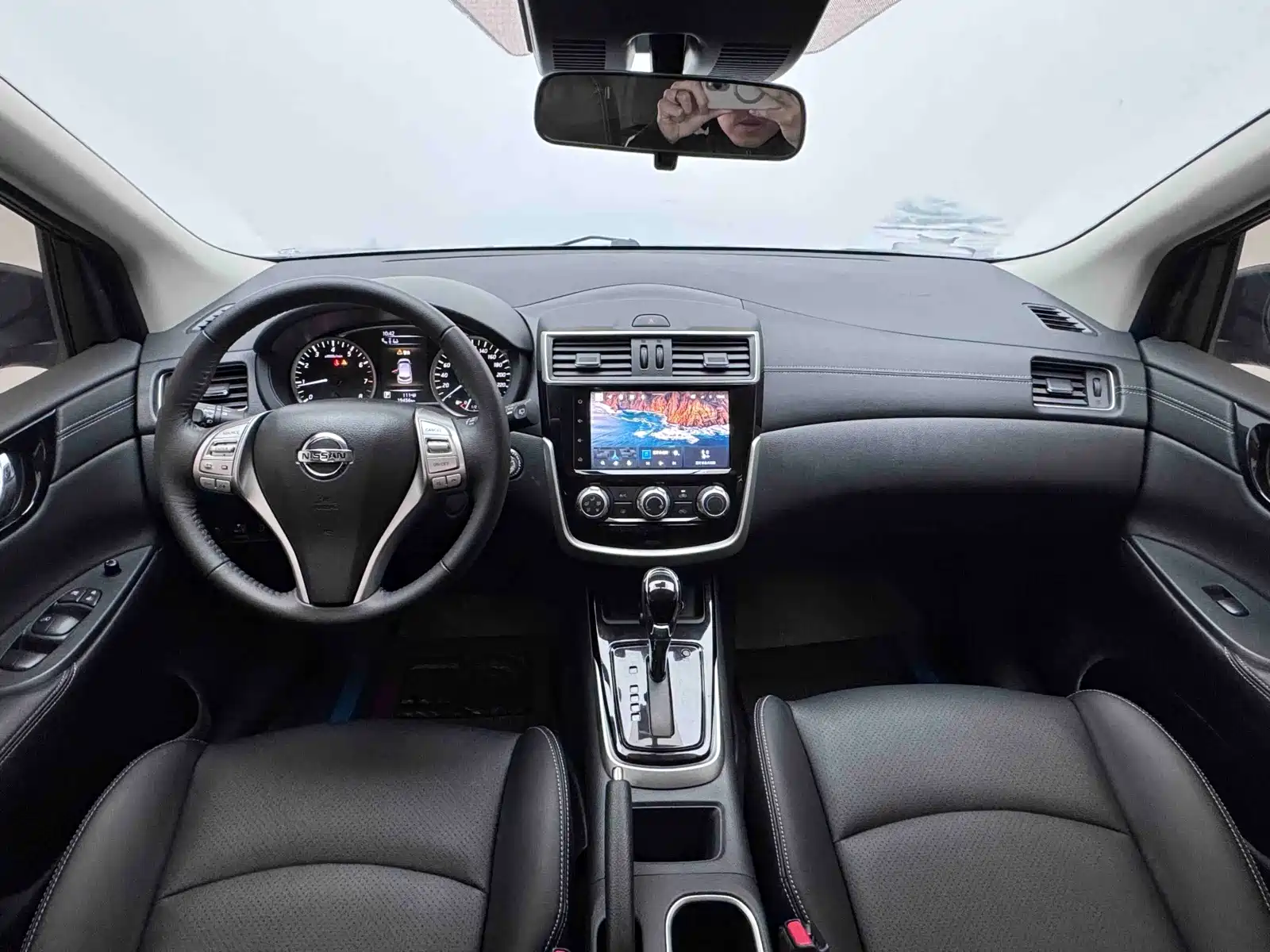 Фото 4 - Nissan Tiida