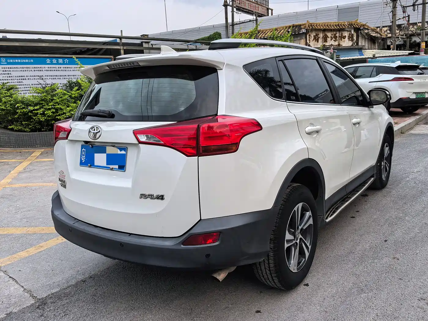 Toyota RAV4 Rongfang 2015 2.0L CVT 2WD Urban Edition фото 7