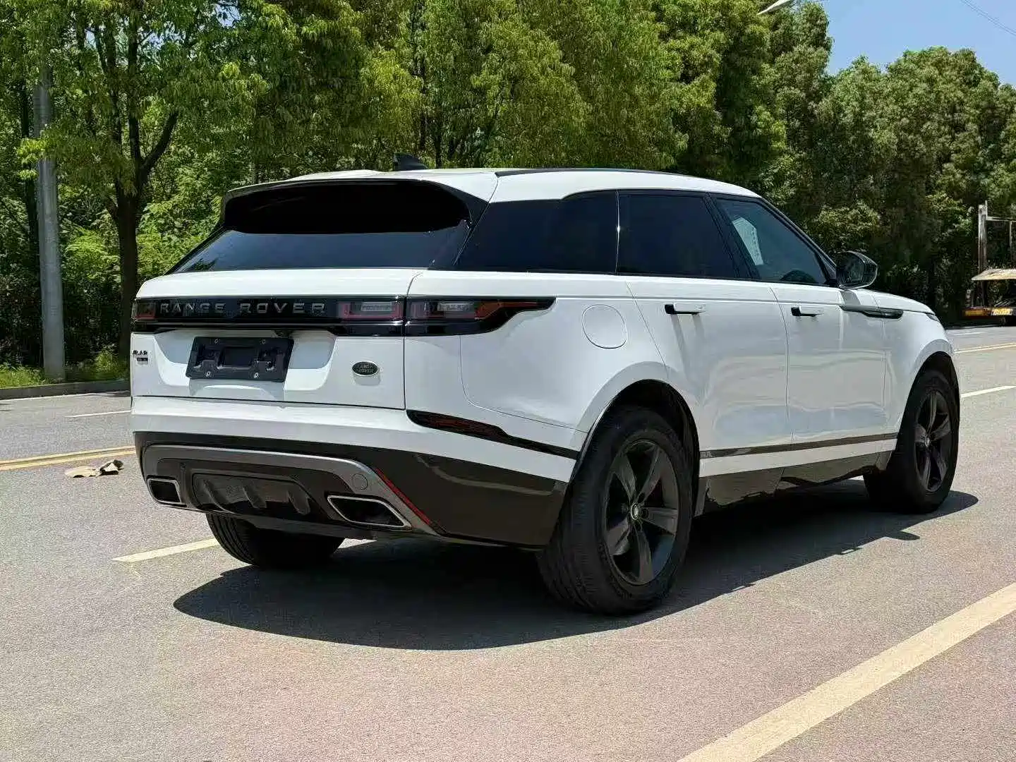 Фото 8 - Land Rover Range Rover Velar