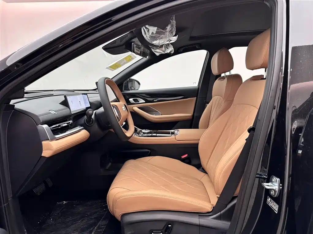 Geely Galaxy Galaxy A7 2025 EM-i 150km Explorer+ Edition фото 8