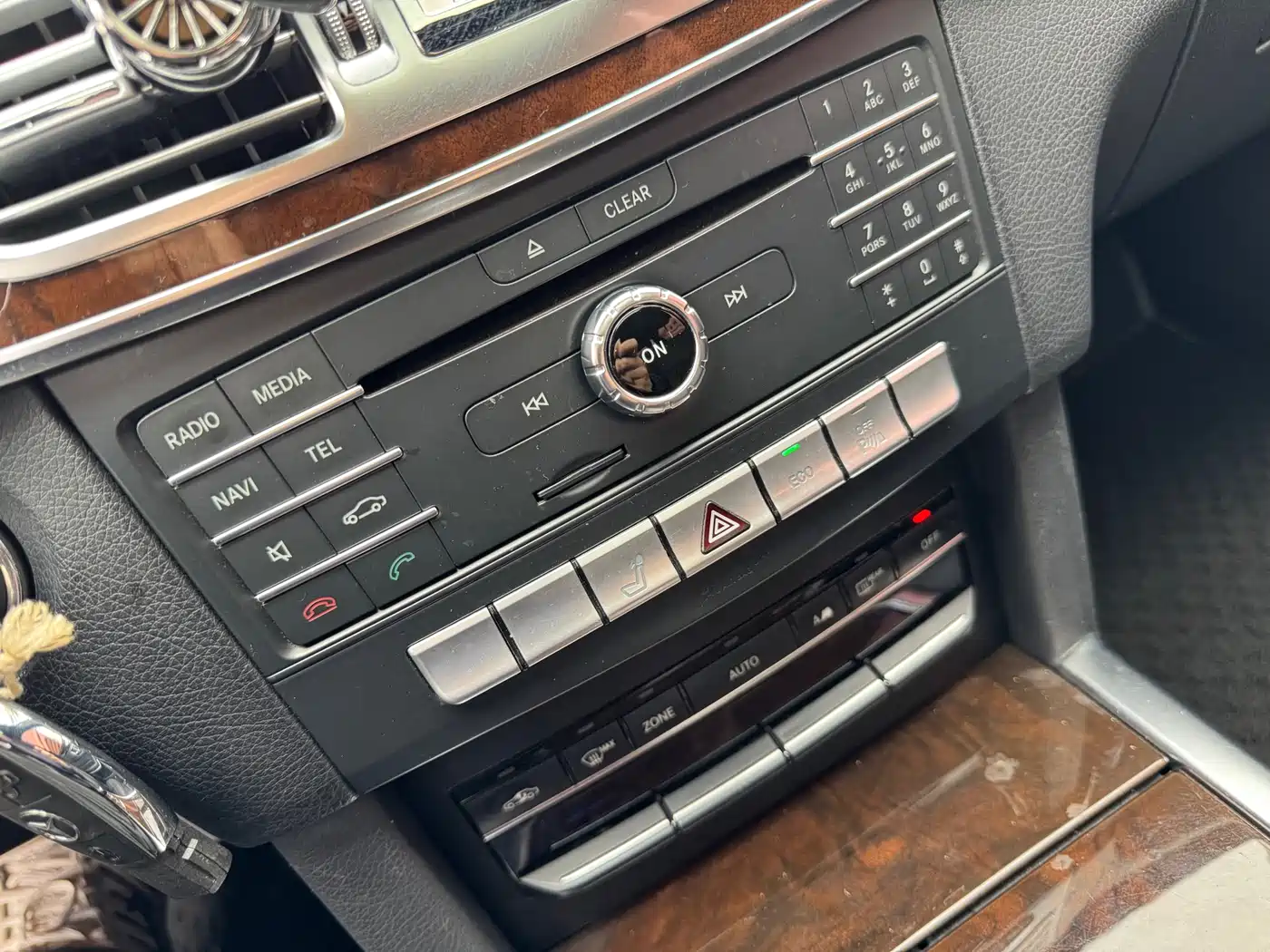 Mercedes-Benz E-Class 2015 E 200 L фото 12