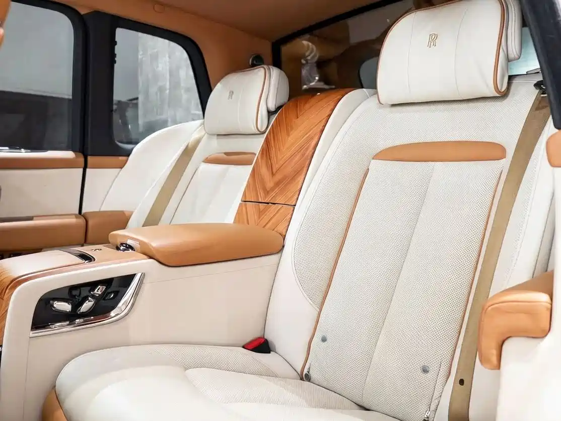 Фото 17 - Rolls-Royce Cullinan